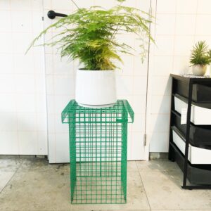 WIRE STOOL, SIGNAL GREEN